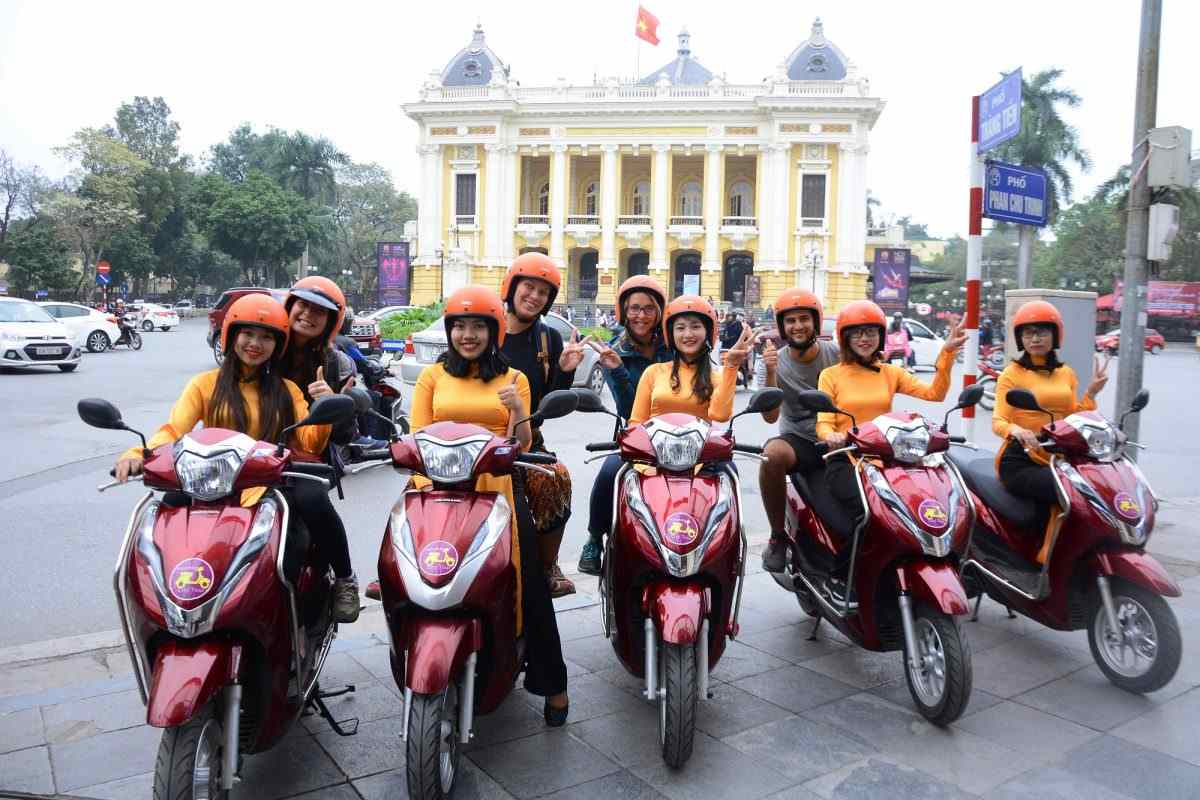  Hanoi  Motorbike Tour to Van Phuc Silk village Thay Tay 