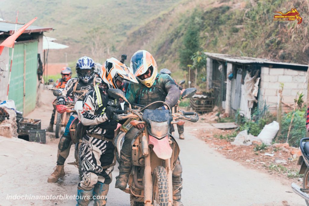 How To Ride A Manual Motorbike For Beginners