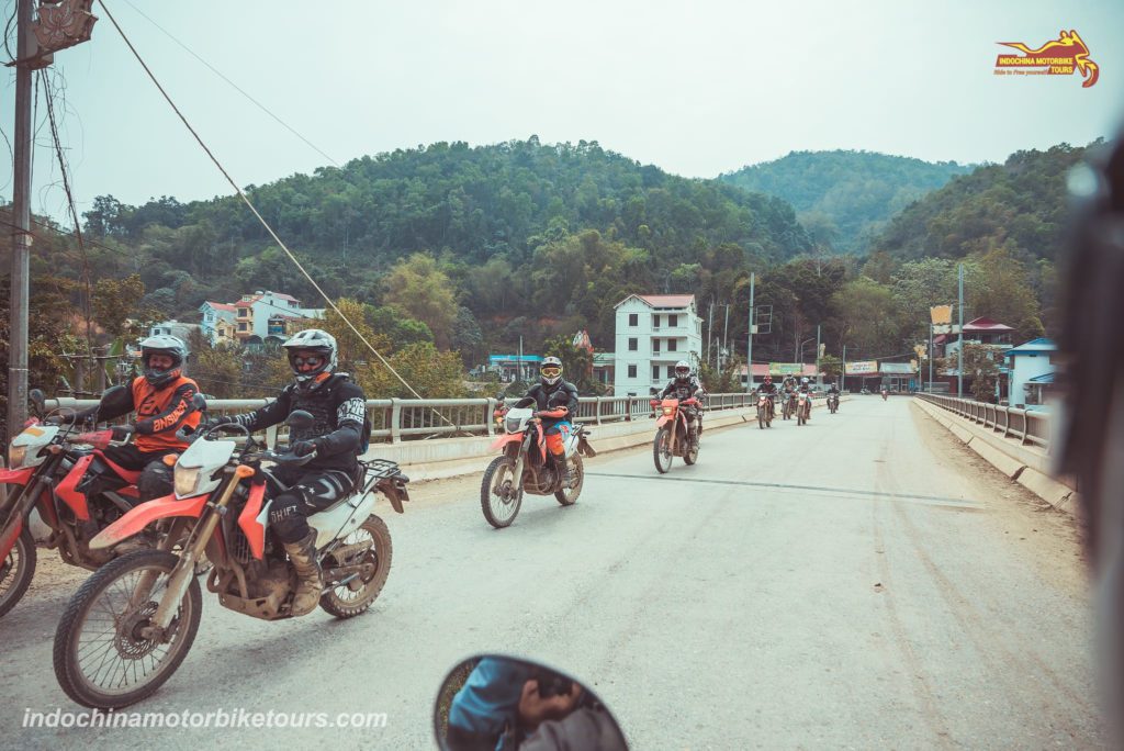 Top 6 Reasons to do a loop motorbike tour from Hanoi to Halong Bay then Ninh Binh
