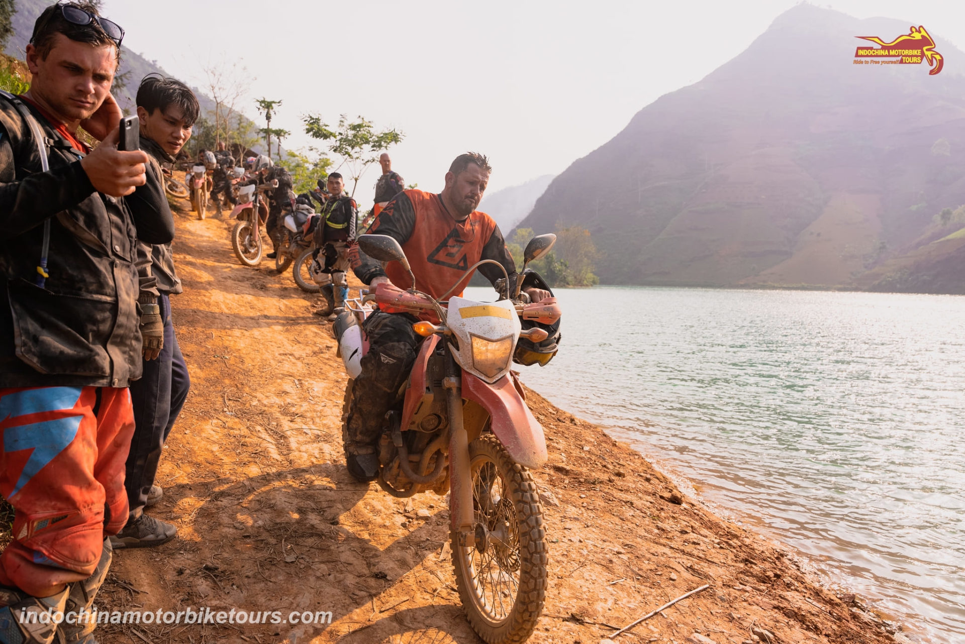 Top-Notch Vietnam Motorbike Tour from East to West – 14 Days