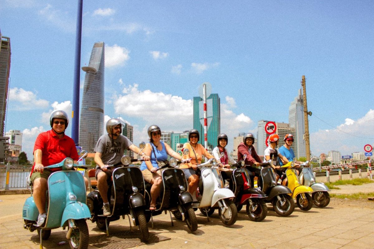 FULL-DAY SAIGON MOTORBIKE CITY TOUR FOR SIGHTSEEING