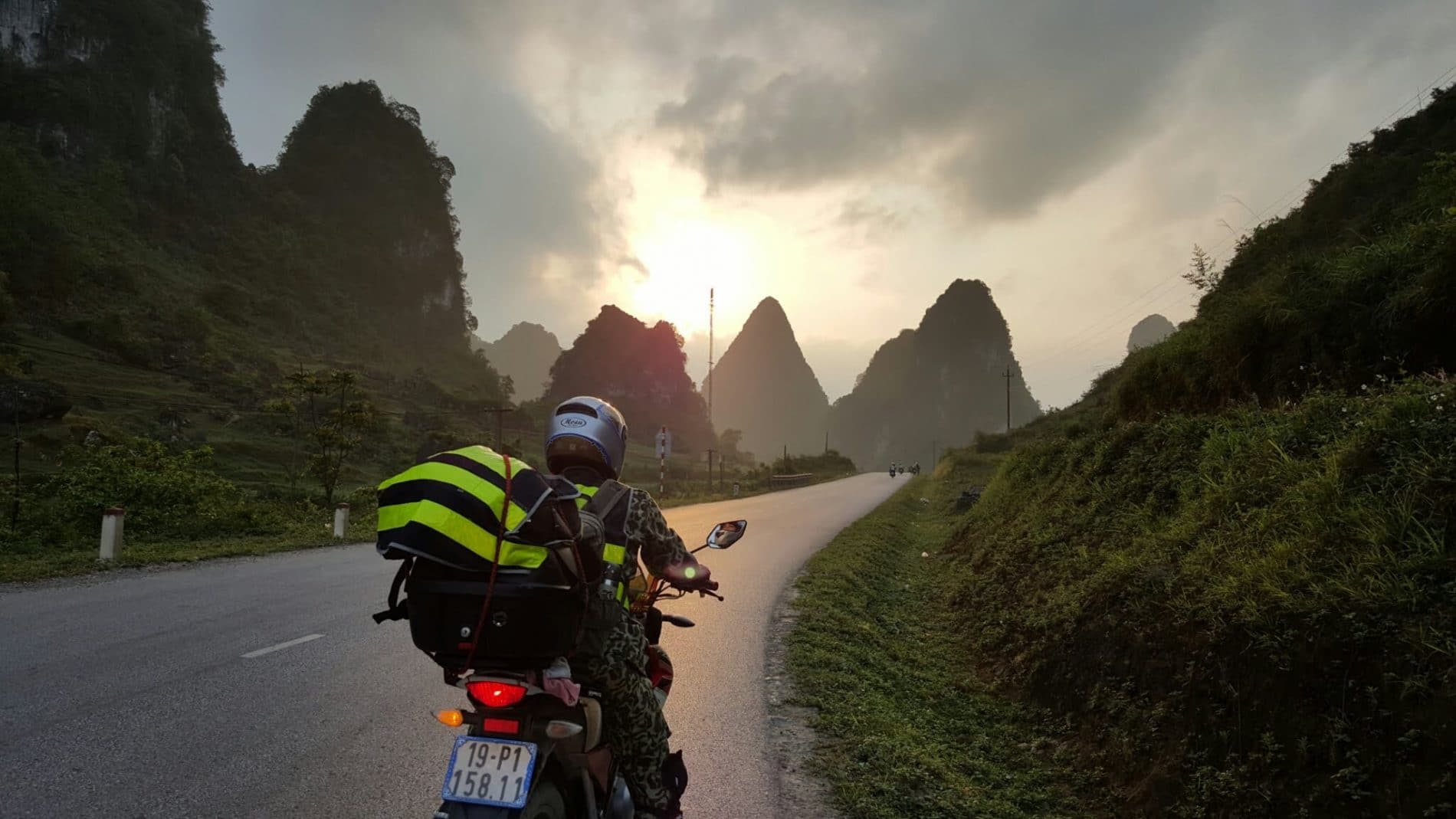 Sapa Motorbike Tour Plus Homestay to Villages from Hanoi by Overnight Bus