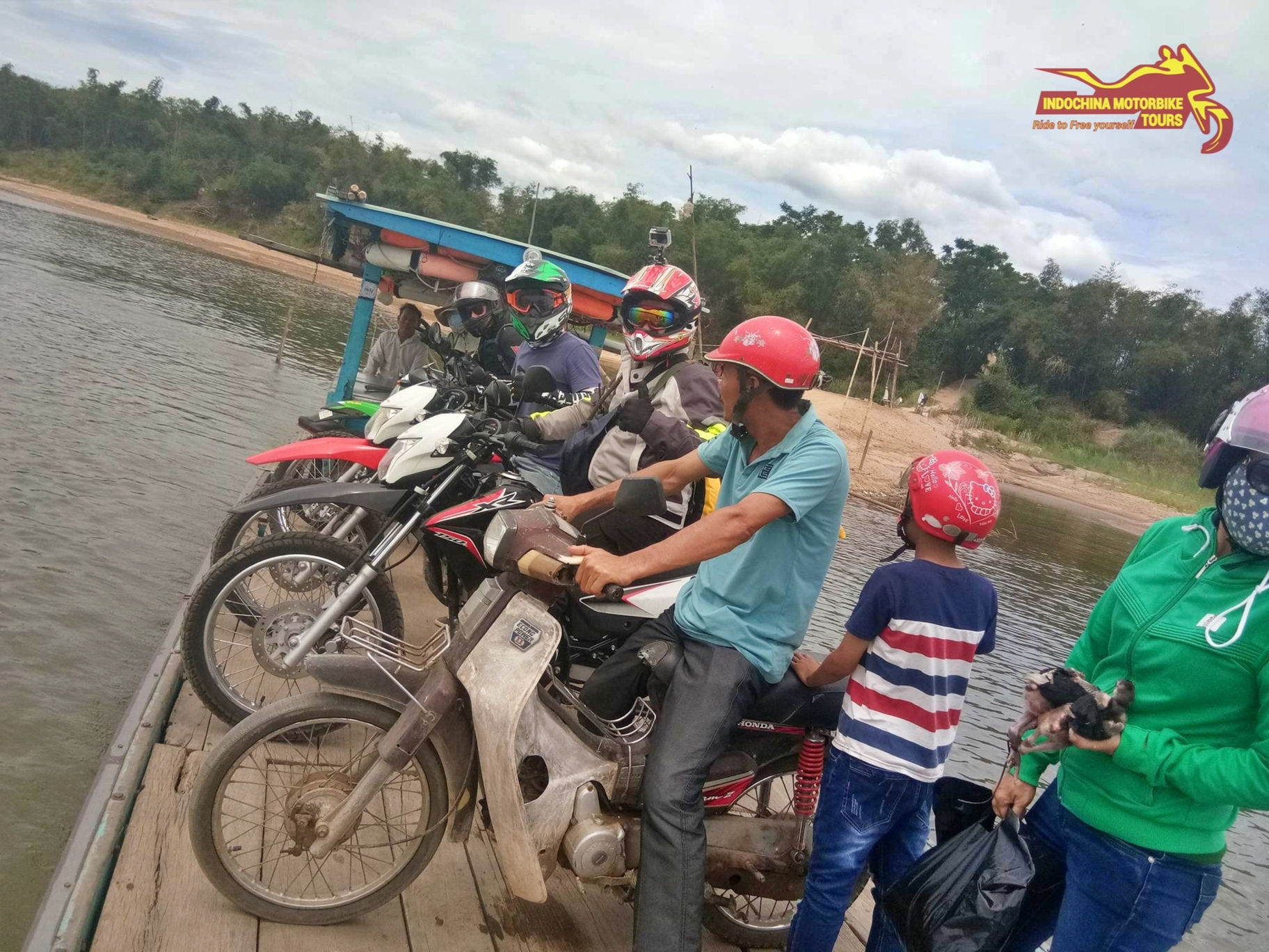 Stunning Saigon Motorbike Tour to Angkor Wat, Phnom Penh via Mekong Delta – 8 Days / 7 Nights