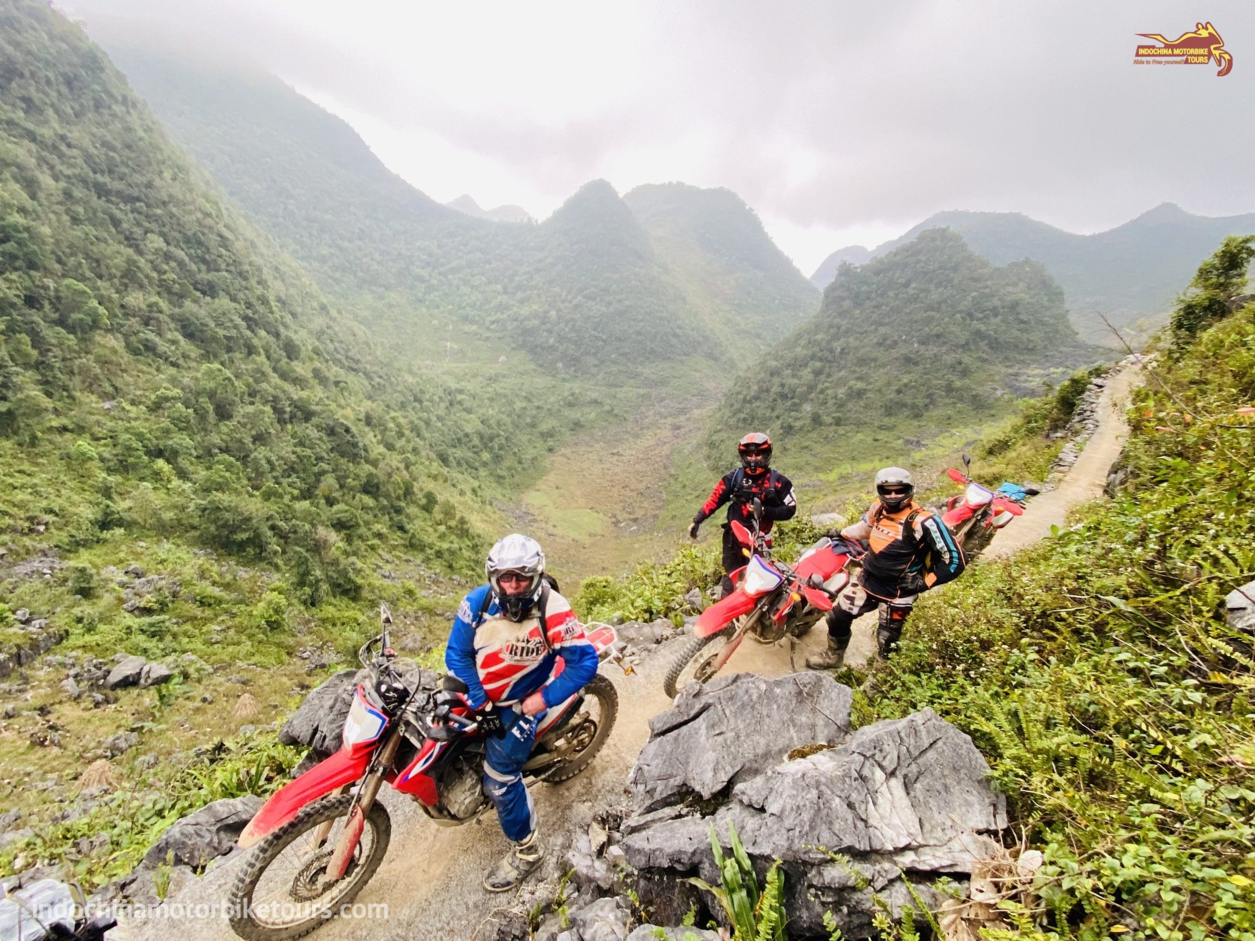 Best Selling Ha Giang Group Motorbikes Tour to Yen Minh, Dong Van, Ma Pi Leng, Meo Vac, Du Gia