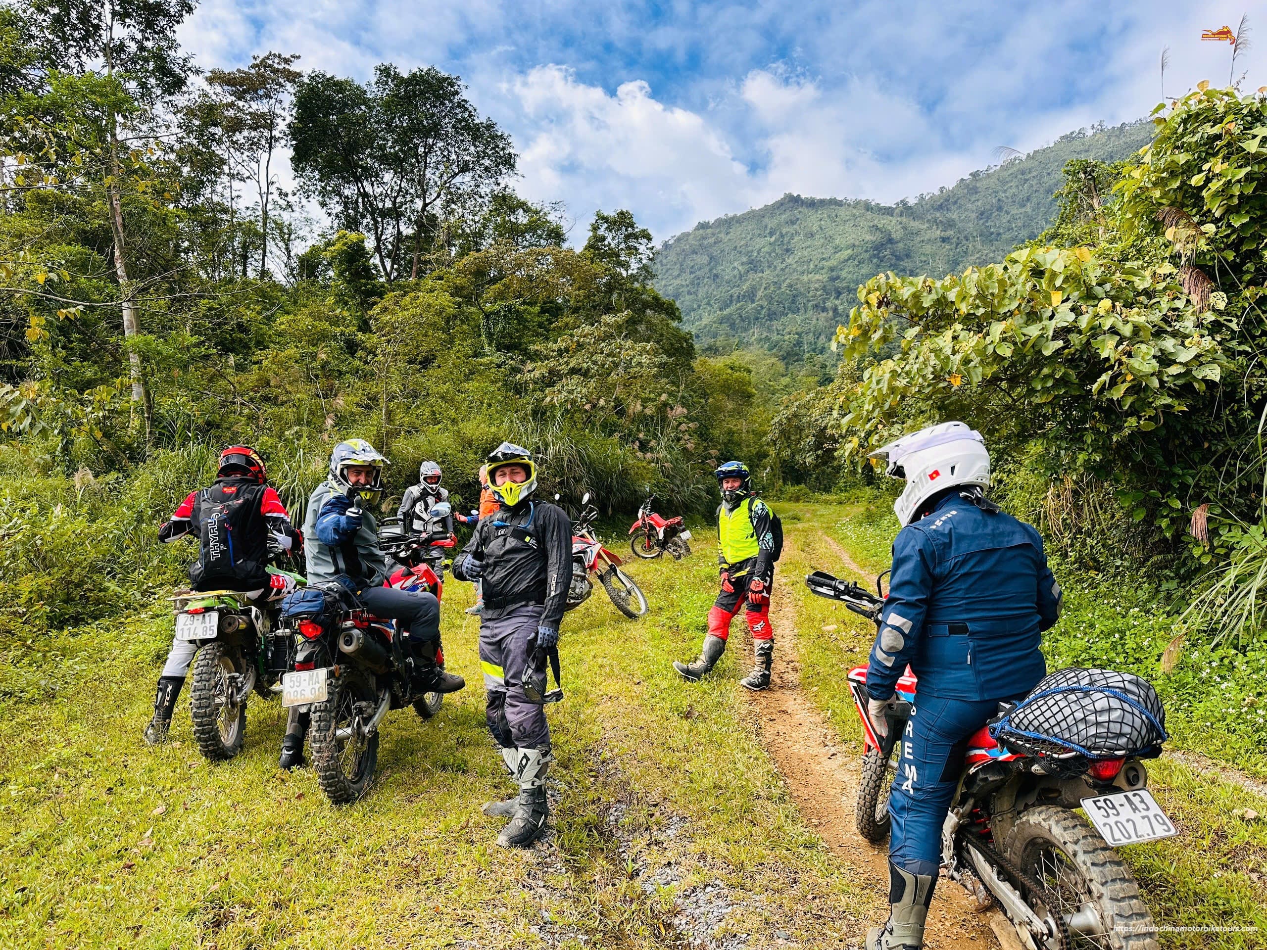 Vietnam Motorbike Tour Pre-Ride & Pre-Trip Guide 2026: Documents, Traffic Culture & Hazards