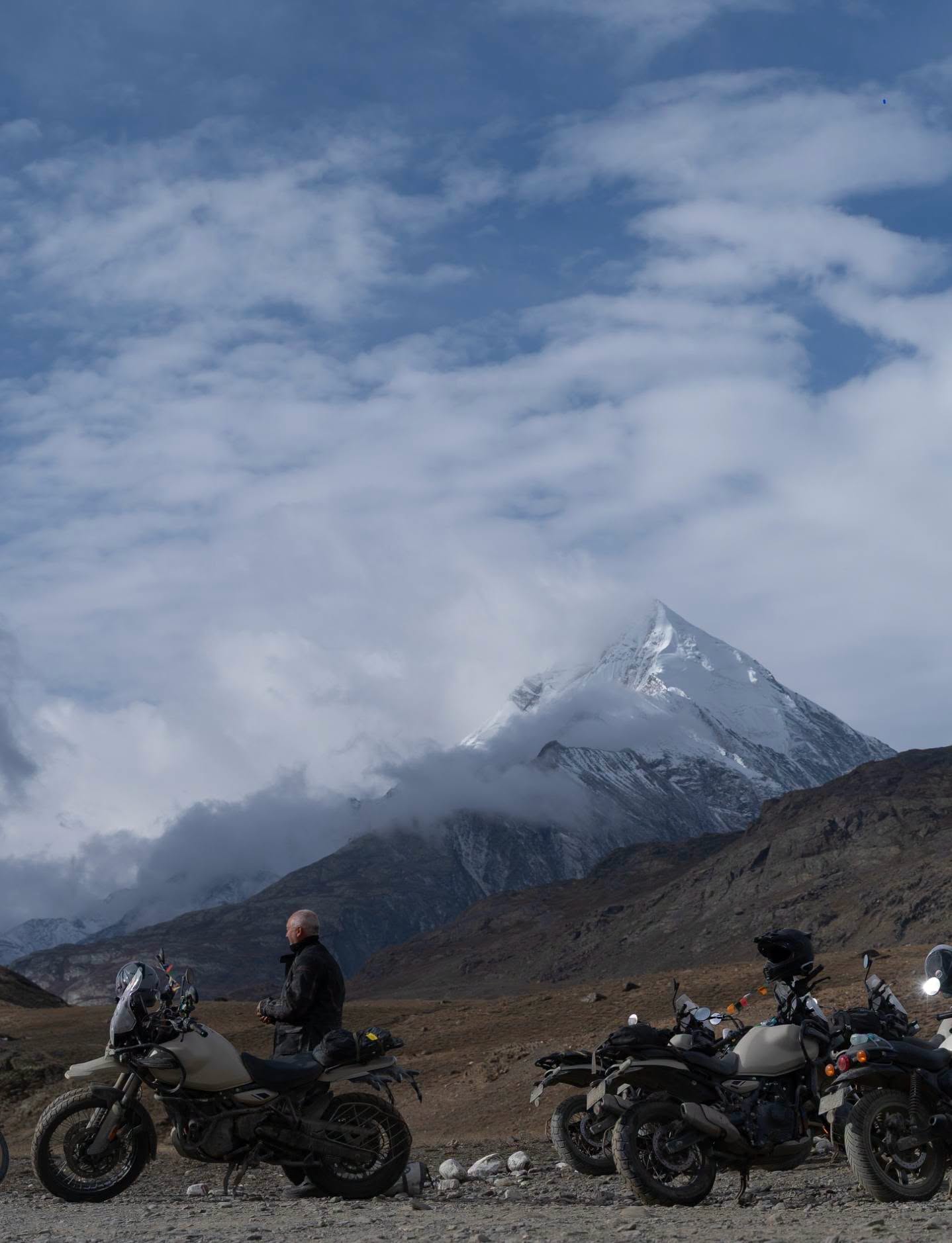 Manali to Leh Motorcycle Tour with Umling La 10 Days